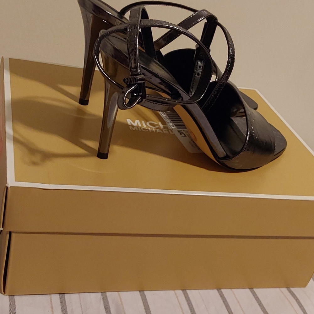 Michael Kors Elyse Heeled Sandals-(MSRP-$115)